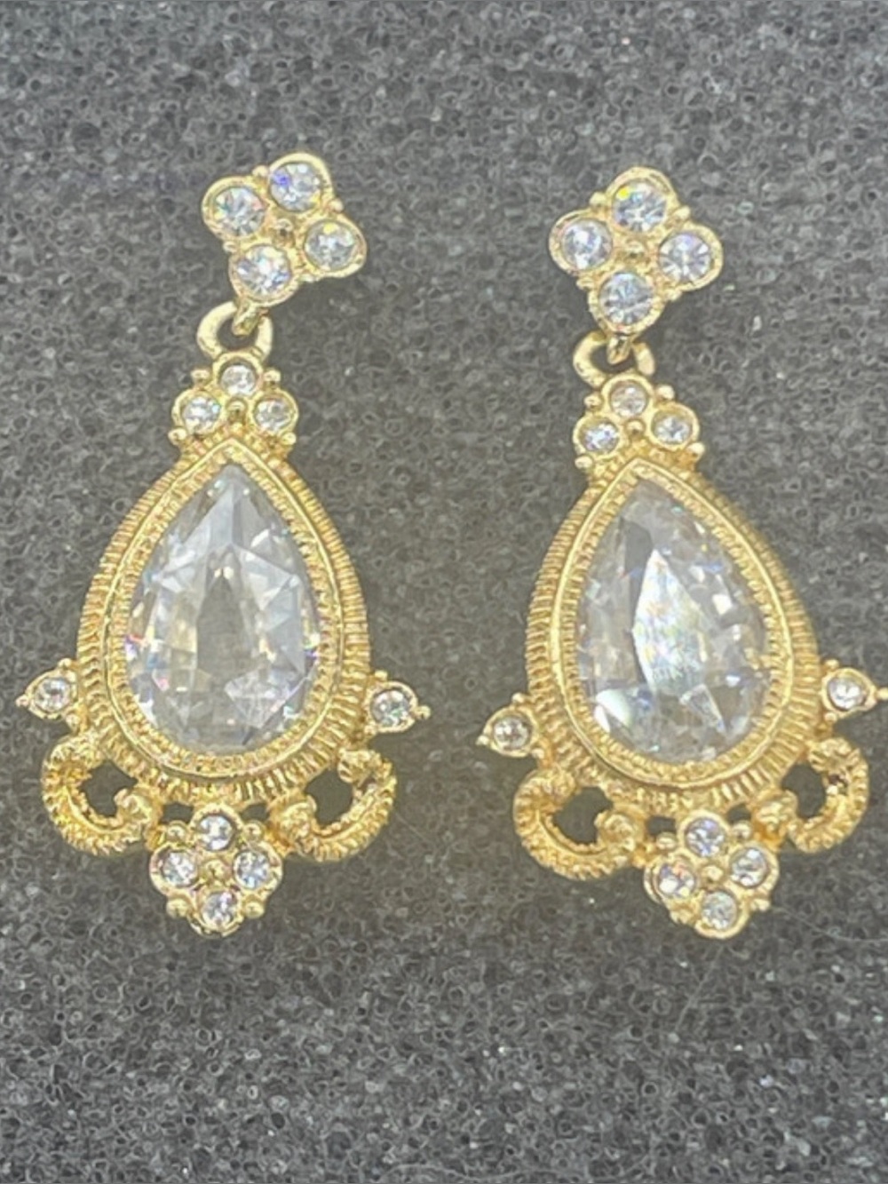 Vintage Gold Teardrop Rhinestone Dangle Drop Earrings